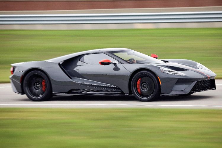 Von der limitierten „Carbon“-Edition soll lediglich ein Fahrzeug pro Woche gebaut werden. (Bild: Ford)