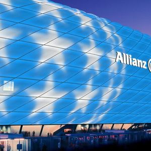 Verschiedene Stimmungen sollen sich künfitg erzeugen lassen: Dank der LED-Technik wird die Allianz-Arena individueller beleuchtet.