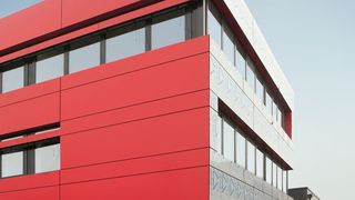 Im neuen Verwaltungsgebäude wurden für die Mitarbeiter von Caelo 1.500 Quadratmeter moderne Arbeitsflächen eingerichtet. (Caesar & Loretz)