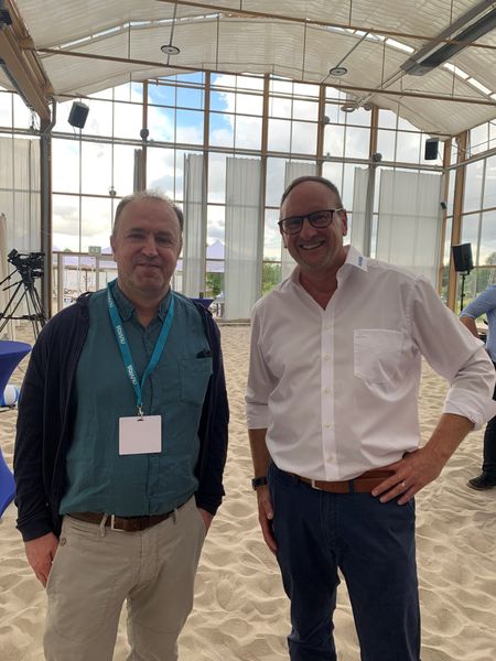 Michael Hase (IT-BUSINESS) mit Steffen Brieger (Nuvias) (Bild: IT-BUSINESS)