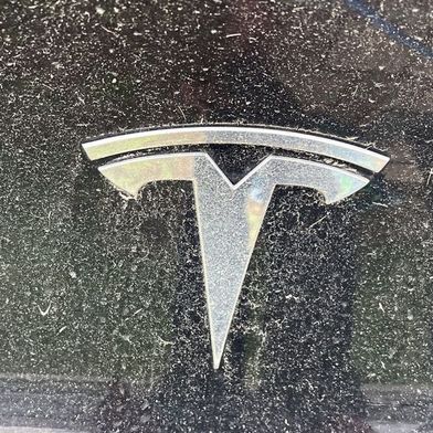 Tesla hat im Jahr 2025 rund 8,5 Prozent des Neuwagenabsatzes verloren. (Bild: Grimm – VCG)