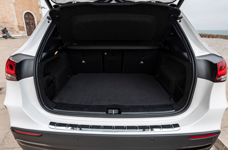 Der Kofferraum ist mit 420 bis 1.420 Litern eher durchschnittlich. (Daimler)