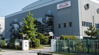 Der Takeda-Standort Oranienburg gilt als Kompetenzzentrum für feste Formen im weltweiten Produktionsnetzwerk des japanischen Konzerns. (Bild: Takeda/Sebastian Bolesch)