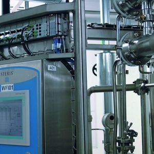 Funktionsintegration par excellence: CPX-Systeme ermöglichen Control for Motion, Safety oder Diagnose sowohl für die Fabrik- als auch Prozessautomation – hier in einer Reinstwasseranlage für die Pharmaindustrie.