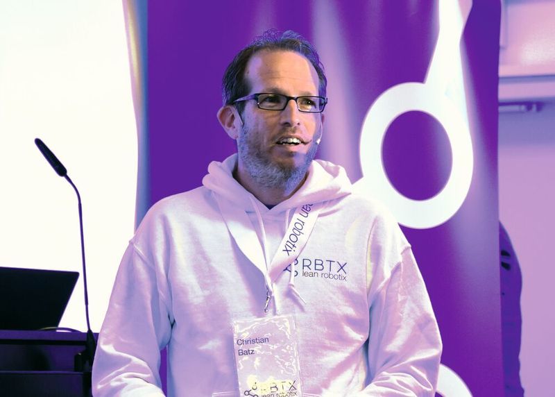 Christian Batz: „Das Konzept RBTX.com bietet Betrieben, Start-ups, Forschungseinrichtungen und Maschinenbauern schnelle individuelle Roboterlösungen bei niedrigen Einstiegskosten von wenigen tausend Euro und kurzen Amortisationszeiten.“ (Stefanie Michel)