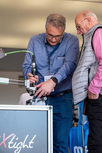 Im Mittelpunkt standen wieder viele Fachgespräche zwischen Besuchern und Ausstellern. (Bild: PHOTOVISION-DH GmbH)