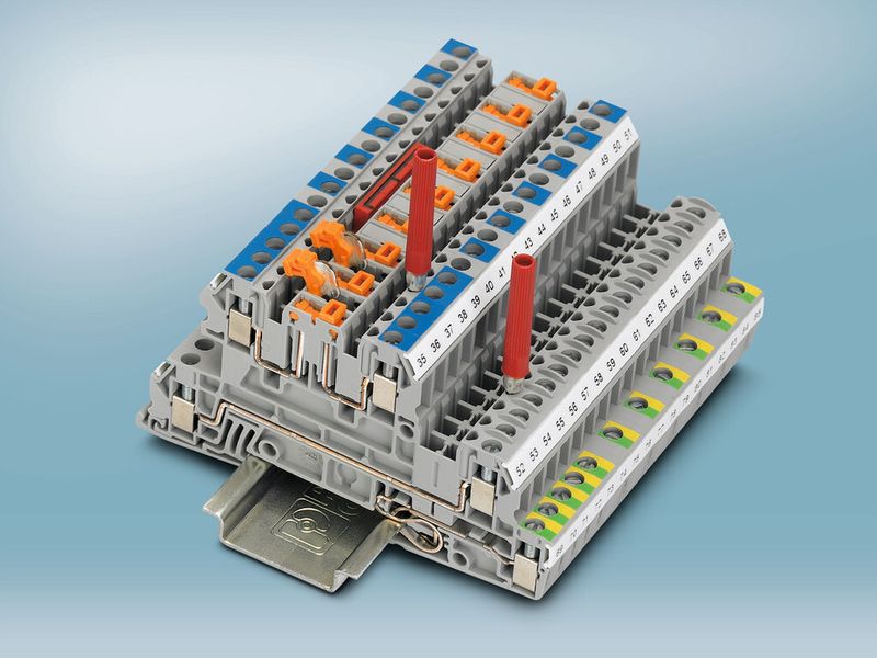 Prüfen und einzeln trennen – bei der „Klinikklemme“ können Einzelpotenziale durch Trennmesser sicher geschaltet werden. (Bild: Phoenix Contact)