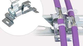 Die Neuauflage der Schirmklammer SFZ-M|MSKL soll mit verbesserter Haltekraft auf der Hutschiene, geringerem Übertragungswiderstand sowie konstantem Druck auf den Kabelschirm überzeugen. (Icotek)