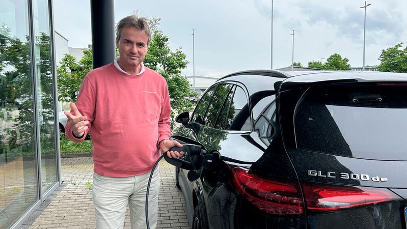 Bernhard Schmolck: „Ein Teil der 500 Milliarden Euro sollte mit hohem Sachverstand in die Elektroinfrastruktur unter Berücksichtigung individueller regionaler Unterschiede und Anforderungen investiert werden.“(Bild:  Wolfgang Michel – VCG)