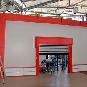 Der zweite LongLife-Forschungsstandort: Im BIBA – Bremer Institut für Produktion und Logistik an der Uni Bremen steht nun das Hochleistungstor des Projektpartners Efaflex funktionsbereit zur Verfügung.(Bild:  Universität Bremen)