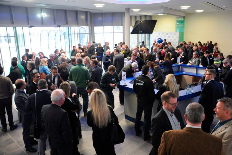 Die Partner der koreanischen Marke folgten der Einladung zahlreich. (Foto: Wehner)