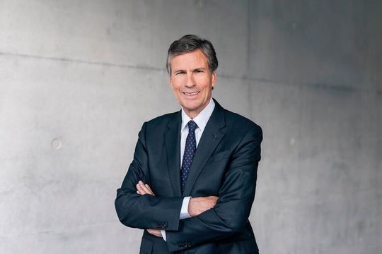 Dr. Mathias Kammüller, Trumpf-Mitentscheider und Vorsitzender des VDMA, glaubt für den deutschen Maschinen- und Anlagenbau an bessere Zeiten. Doch eine aktuelle Umfrage deutet zumindest für den Südwesten eher auf Kurzarbeit und höchstens Stagnation hin.(Bild:  Trumpf)