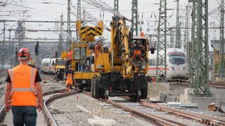 Die Deutsche Bahn hält bei großen Schienenprojekten eine Planungs- und Bauzeit von zwölf Jahren für erstrebenswert.  (Bild: Deutsche Bahn/Frank Kniestedt)