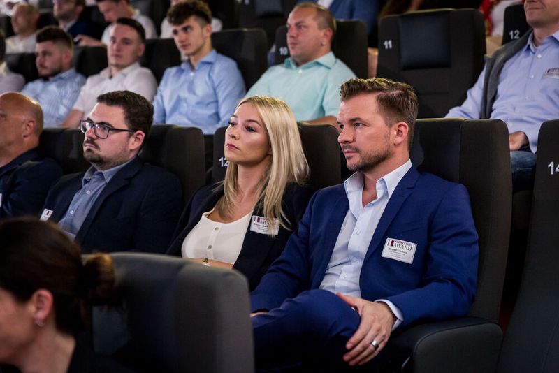 ... stieg die Spannung. Die Bekanntgabe der Sieger fing an. (Stefan Bausewein)