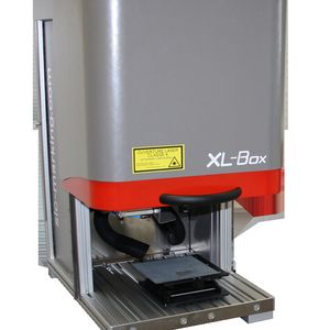 Das Markiersystem XL-Box ist auf größere Werkstücken aus Metallen oder Kunststoffen ausgelegt.