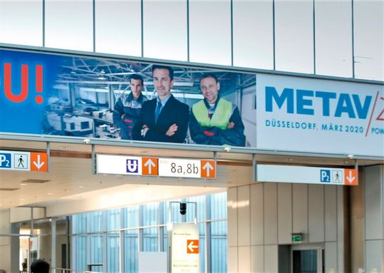 Messestart mit Verzögerung! Der Metav-Veranstalter VDW meldet, dass er die Ausgabe für 2022 von März auf Juni verschieben wird. Hier einige Hintergründe.(Bild:  Messe Düsseldorf / C. Tillmann)
