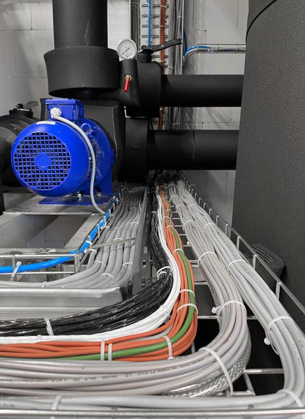 Qualitativ hochwertige Kabel sorgen in den Containern für eine gleichbleibende Temperatur. (L&R Kältetechik)
