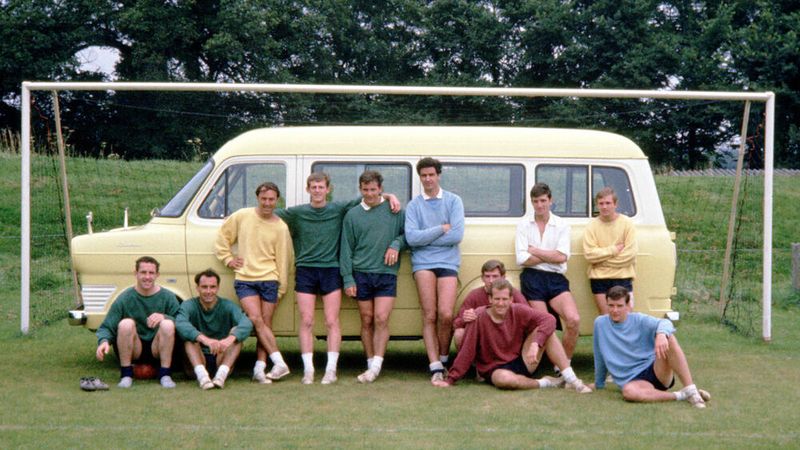 Tottenham nutzte den Transit als Mannschaftsbus. (Bild: Ford UK)