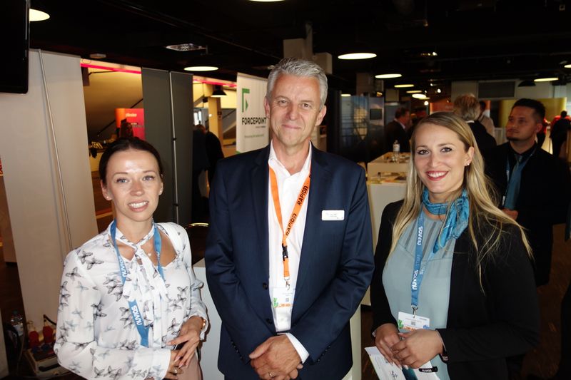 Pim van der Poel, Rapid7, umrahmt von Jessica Wichers-Mika, Dimension Data, und (r.) Jessica Berger, Nuvias. (Bild: IT-BUSINESS)