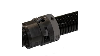 Zum Verbinden wird der Schlauch gerade und sauber angeschnitten und einfach fest in die Verschraubung eingesteckt. (Bild: Gogatec)