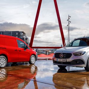 Mit seinem 90 kW/122 PS starken E-Antrieb ist der Mini-Transporter nicht übermäßig motorisiert.(Bild:  ©Mercedes-Benz AG)