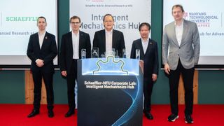 (v.l.n.r.) Maximilian Fiedler, Regional CEO Asien/Pazifik (Schaeffler), Uwe Wagner, Vorstand Forschung und Entwicklung (Schaeffler), Dr. Tan See Leng, Minister für Manpower und Minister-in-charge of Energy und Science & Technology (Ministry of Trade and Industry, Singapur), Prof. Lam Khin Yong, Vice President (Industry) (NTU) und Prof. Christian Wolfrum, Deputy President und Provost (NTU) eröffneten das neue Labor für Robotik und Künstliche Intelligenz. (Bild: Schaeffler)