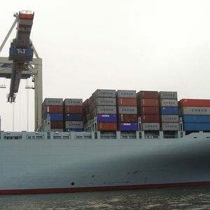 Es gibt Situationen, da darf nichts ausfallen wie zum Beispielbei Container-Kränen, die damit möglicherweise den gesamten Betrieb lahmlegen. Das automatische Versenden von E-Mails durch die Software Siplus CMS4000 X-Tools stellt eine zeitnahe Benachrichtigung sicher.
