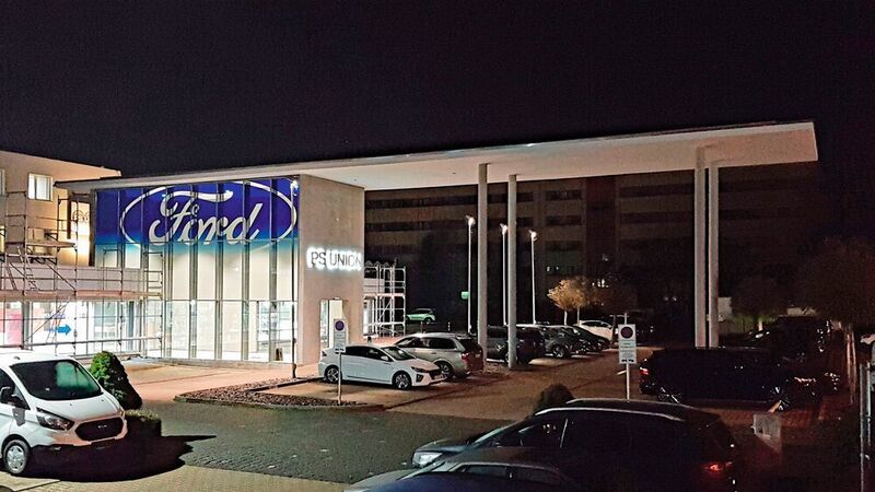 Ihren Stammsitz in Halle/Saale hat die Autohausgruppe PS Union in einen Ford-Store umgewandelt. Strategisch widmet sich das Unternehmen der Digitalisierung. Doch vor der Software ist erst einmal die Hardware dran. (PS Union)