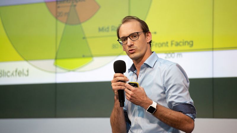 Lidar-Technologie als technische Grundlage für Abbiegeassistenten: Damit hat Florian Petit von Blickfeld den Start-up-Pitch des BMVI gewonnen.  (BMVI)