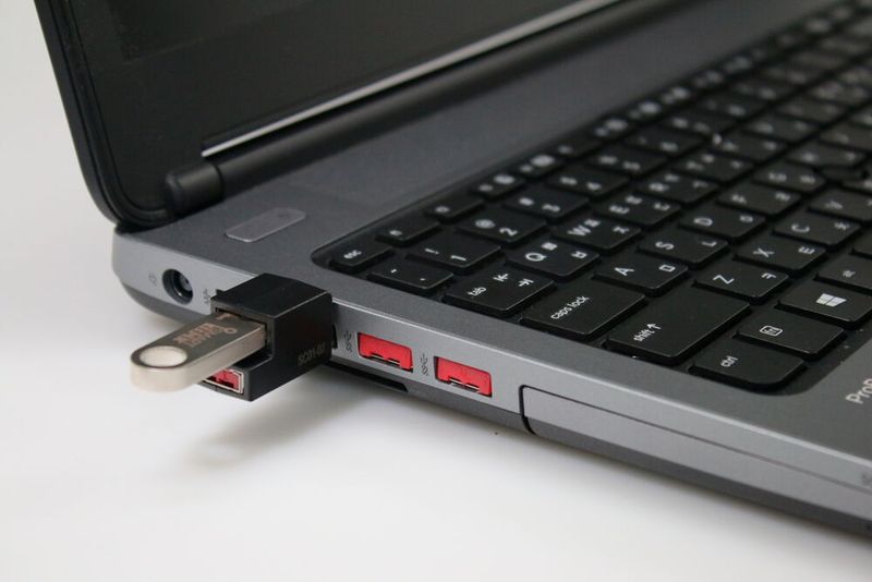 Der Secure Connector wird verwendet, um das Secure Drive zu lesen und den Zugriff auf den USB-Anschluss zu sperren. (Bild: Smart Light Solutions )