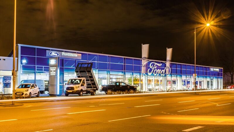 Nachdem R&S Mobile im vergangenen Jahr seinen Hauptbetrieb zum Ford-Store umgebaut hat, eröffnete das Unternehmen 2020 ein neues Transporterzentrum. Alle Aktivitäten haben ein Ziel: zufriedene Kunden.