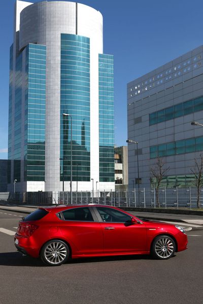 Die Giulietta ist im Rosso Alfa und sieben weiteren Lackierungen erhältlich. (Archiv: Vogel Business Media)