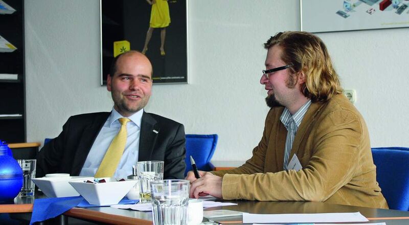 SoftM-Vorstand Ralf Gärtner (li.) im Gespräch 
mit IT-BUSINESS-Redakteur Stefan Riedl (re.) (Archiv: Vogel Business Media)