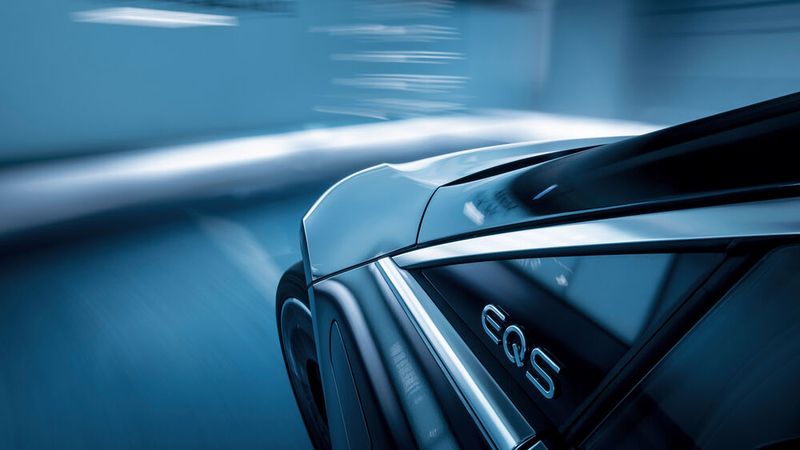 Es sucht sich eine Parkplatz... (Bild: Mercedes-Benz)