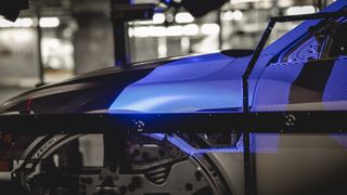 Im Audi-Werk Brüssel entsteht aktuell nur der Q8 E-Tron. Im Bild: Ein Laser prüft die Karosserie des Modells in der Produktion. (Bild: Audi)