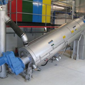 Die Funktion der Schneckenpresse unterteilt sich für gewöhnlich in einen Verdichtungs- und einen Spülvorgang, wobei beide Teilprozesse ganz unterschiedliche Anforderungen an den Antriebsmotor stellen.