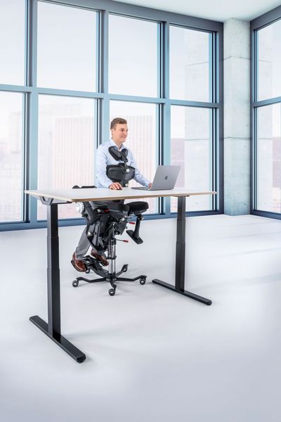 Der Sturfer bewirkt in erster Linie eine Überstreckung der Hüfte und stellt damit die Hauptursache von Rückenschmerzen ab.  (Bild: Sturfer)