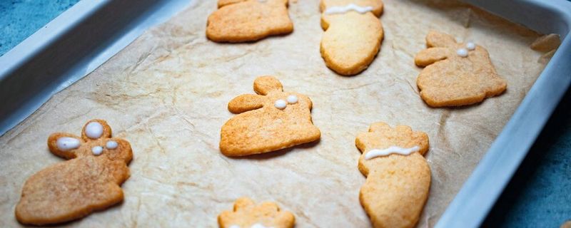 Ob man beim Backen auf frische Zutaten setzt oder Fertigteige beziehungsweise Backmischungen nutzt: roh sollte man den Teig nicht verzehren, rät das Bundesamt für Verbraucherschutz und Lebensmittelsicherheit (Symbolbild).(Bild:  frei lizenziert, Wouter Supardi Salari / Unsplash)