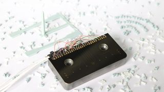 Werkzeugeinleger mit Dünnschichtsensoren für das Kunststoffspritzgießen. (Bild: Fraunhofer IST)