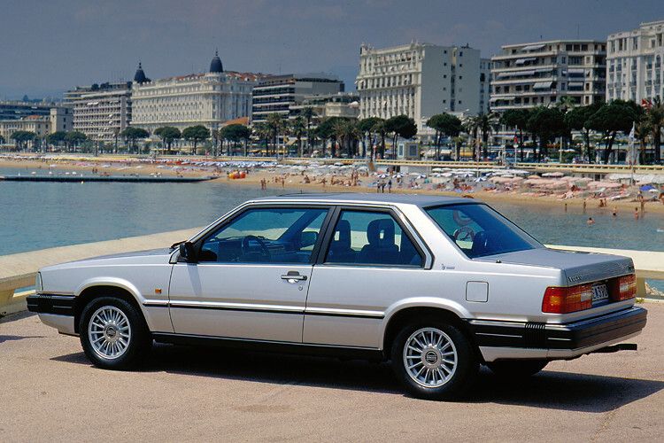 „Das Volvo 780 Coupé den luxuriösesten Volvo aller Zeiten zu nennen, wäre pure Untertreibung”, warb eine amerikanische Volvo Anzeigenkampagne für den Zweitürer, der im März 1985 auf dem Genfer Automobilsalon seine Weltpremiere feierte und vor allem in den USA verkauft werden sollte. (Foto: Volvo)