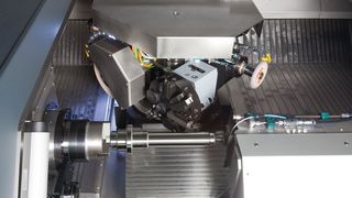Multitalent: Mikroturngrind 1000 heißt ein neues Maschinengeschöpf von Hembrug Machine Tools aus der Danobat-Gruppe. Hartdrehen und Feinschleifen in einer Anlage sind damit möglich. (Hembrug)