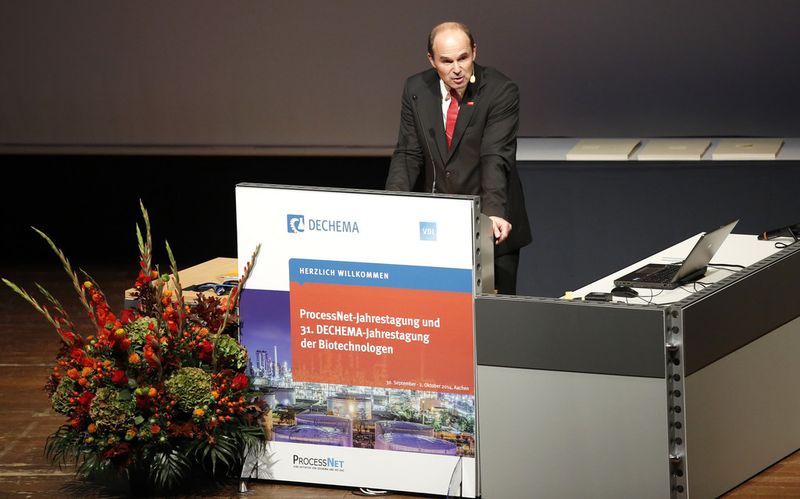 Mehr als 1.300 Wissenschaftler aus Industrie, Hochschulen und Forschungseinrichtungen treffen sich vom 30. September bis zum 2. Oktober in Aachen. Im Mittelpunkt der Veranstaltung steht diesmal die Frage, wie chemische Verfahrenstechnik und Biotechnologie die Zukunft gestalten können. (Bild: Dechema/Mika Volkmann)