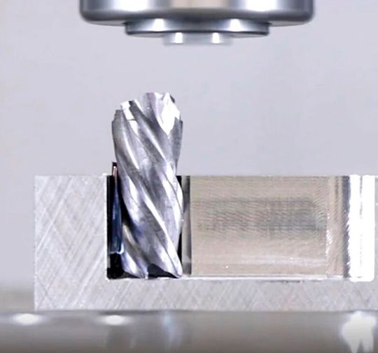 So geht es nicht gut weiter! Denn in der Metallbranche und dem Automobilsektor schraubt man die Erwartungen in Sachen Exporte erneut zurück, wie eine aktuelle Ifo-Umfrage zeigt. Hier mehr dazu ...(Bild:  K. Puttnik)