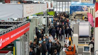 Vom 28. bis 31. März avanciert das polnische Kielce wieder zur Begegnungsstätte für alles, was es rund um die moderne Metallbe- und -verarbeitung gibt. Denn es startet einen neue Ausgabe der Messe STOM, mit vielen Live-Acts und Chancen zum Fachsimpeln. Hier die Details. (Bild: Targi Kielce)