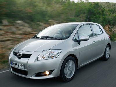 Von vorne ist der Auris klar als Toyota zu erkennen.  (Archiv: Vogel Business Media)