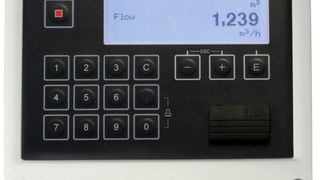 Der Batch Controller erfasst automatisch Nachlaufmengen.  (Bild: E+H)
