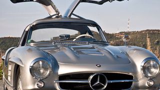 Sinnvolle Investition: Der Marktwert eines solchen Mercedes 300 SL „Flügeltürers“ ist lnnerhalb eines Jahres um 40 Prozent auf rund 1,15 Millionen Euro geklettert. (Foto: Daimler)