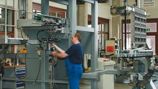 Die Jakob-Gruppe kann künftig auch Werkzeugwechsler und -magazine anbieten.  (Foto: Jakob-Gruppe)