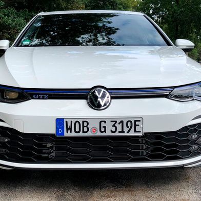 Tausende neuerer Golf-Modelle müssen hierzulande überprüft werden.  (Bild: Seyerlein/»kfz-betrieb«)