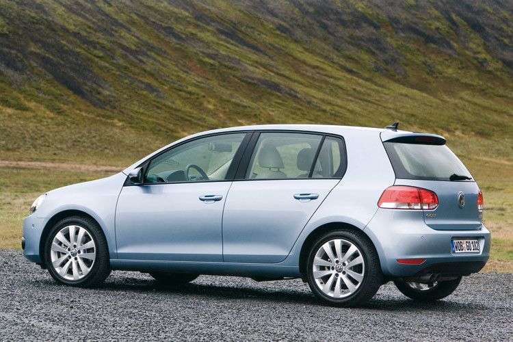 Er steht jedoch auf der gleichen Plattform wie sein Vorgänger. Verändert wurden neben der Karosserie nur technische Details. (Volkswagen)